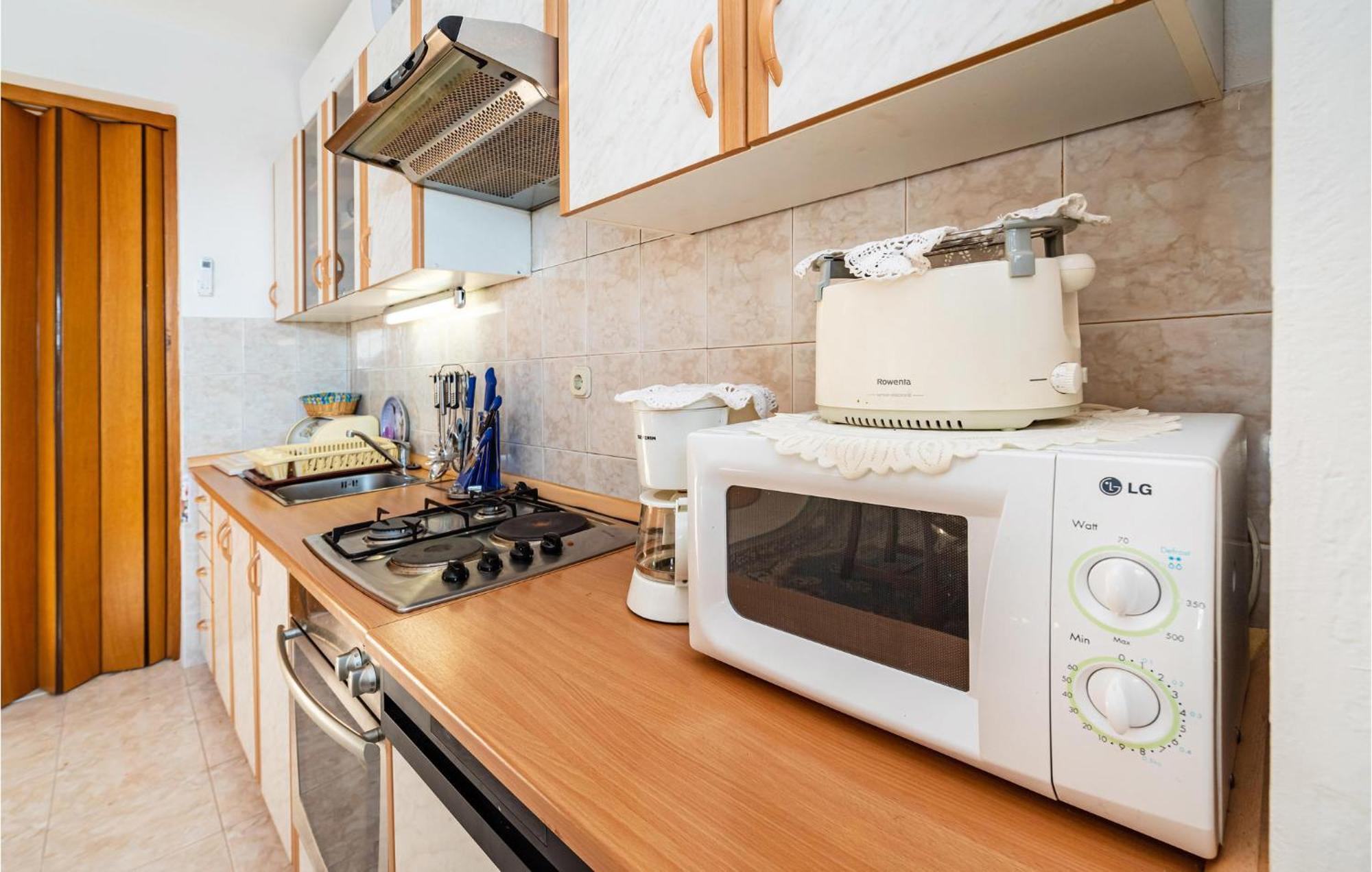 2 Bedroom Cozy Apartment In Задар Экстерьер фото