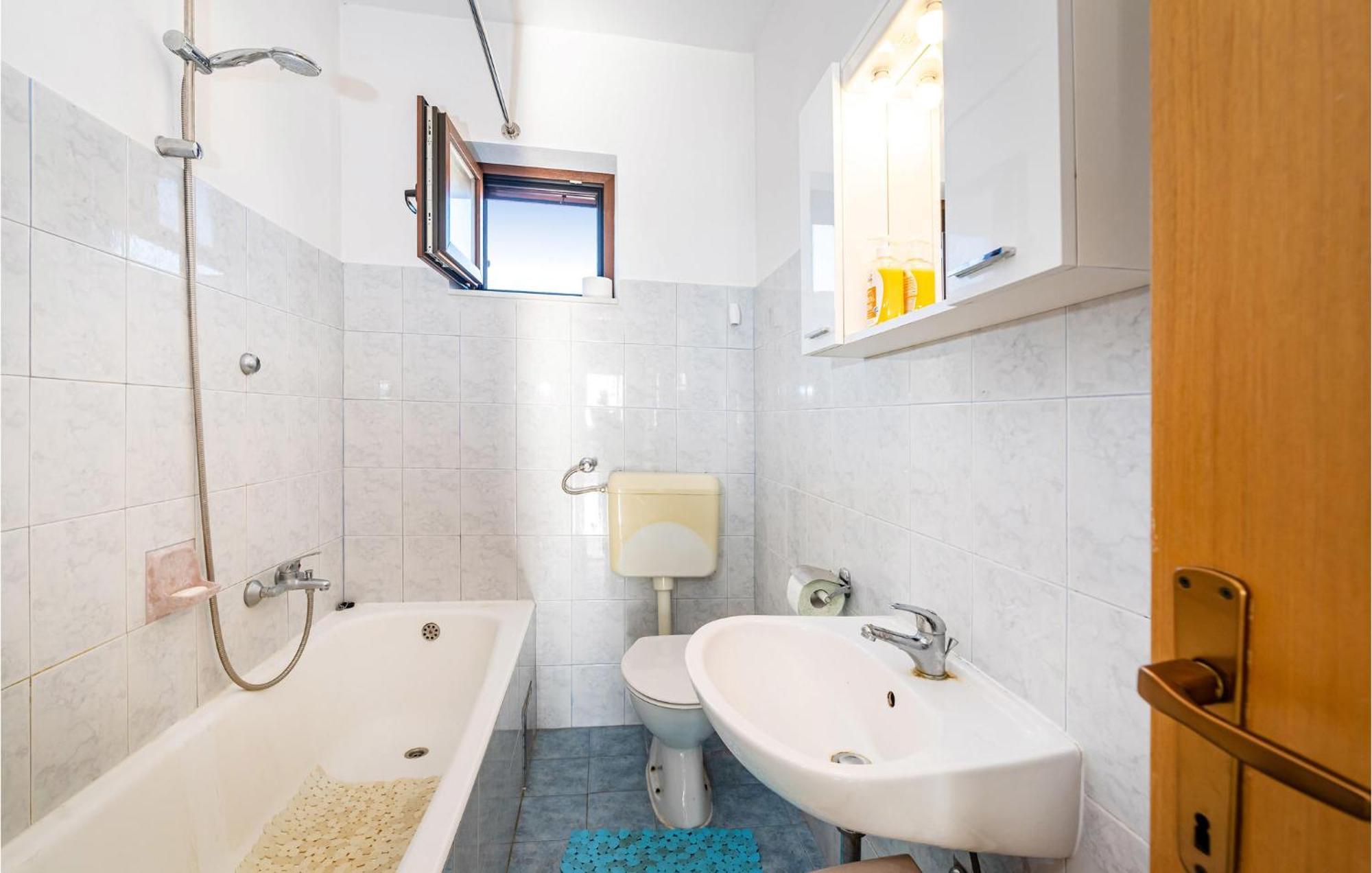 2 Bedroom Cozy Apartment In Задар Экстерьер фото