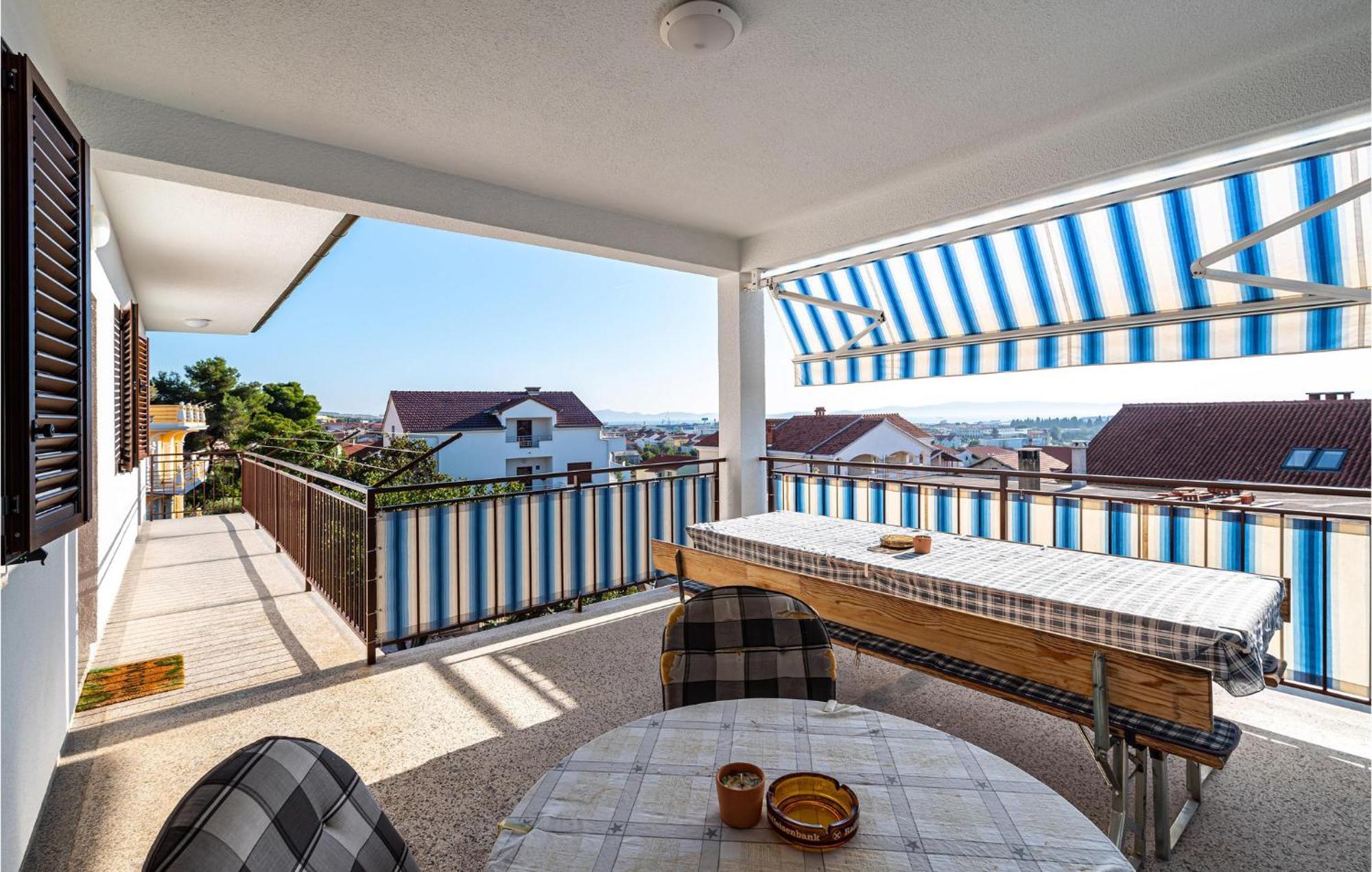2 Bedroom Cozy Apartment In Задар Экстерьер фото