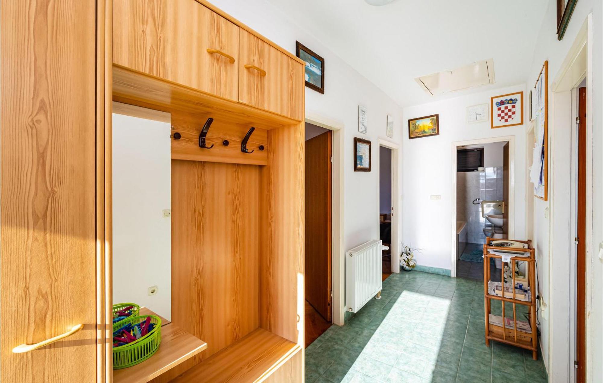 2 Bedroom Cozy Apartment In Задар Экстерьер фото